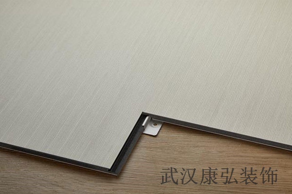 <b>鎖扣無縫板的防水防潮性怎么樣</b>